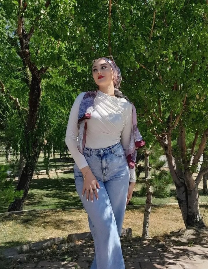 Gömeç İleri Görüşlü Kadın Escort Hülya