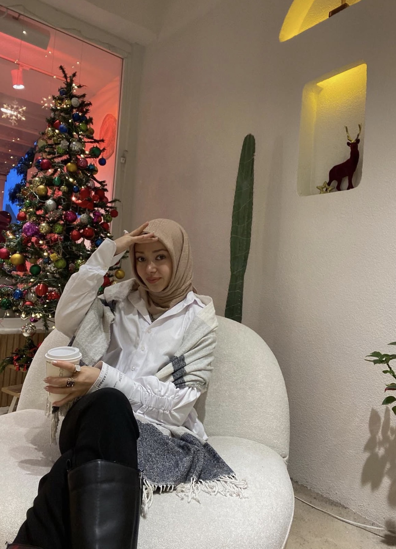 Gömeç Kadın ve Sevgili Bayan Escort Hira